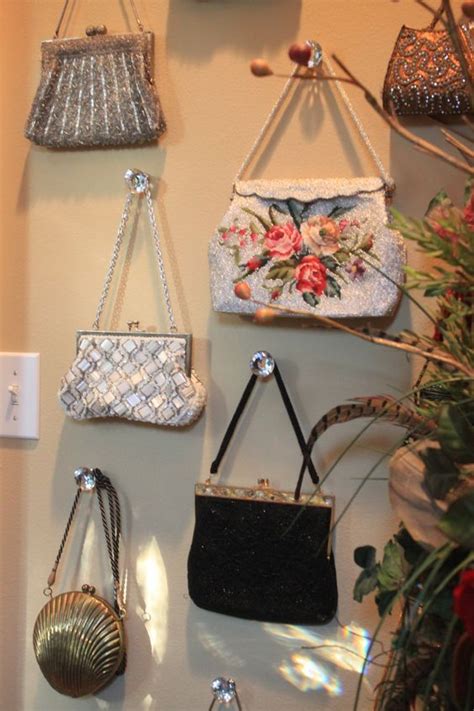 How To Organize Your Handbags Howtowear Fashion Purse Display