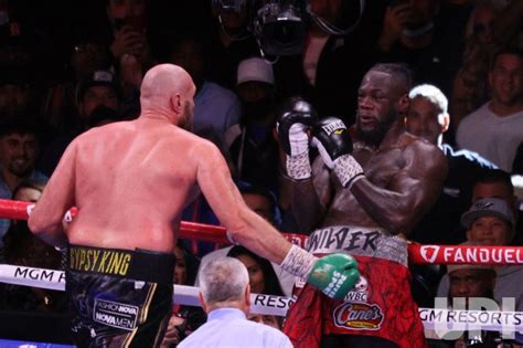 Photo Tyson Fury Vs Deontay Wilder Iii Fight Lav Upi