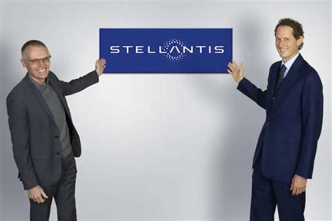 Carlos Tavares John Elkann Stellantis