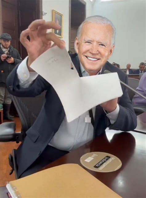 Matt On Twitter RT Tolaymaruja De Presteaver Biden Al Recibir La