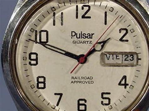 1895 Pulsar Quartz Railroad Approved Wrist Watch Nr Lot 1895