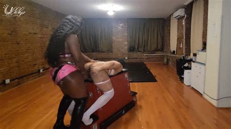 Queen Melanin Power Pegging Hoodman Hoodmans Hijinks Clips4sale