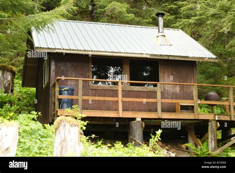 Trappers Cabin Hi Res Stock Photography And Images Alamy