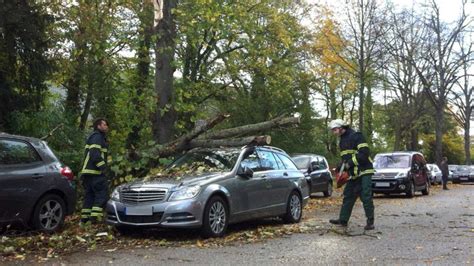 Sturm und Hagel 12 900 Autos durch Unwetter in Niedersachsen zerstört