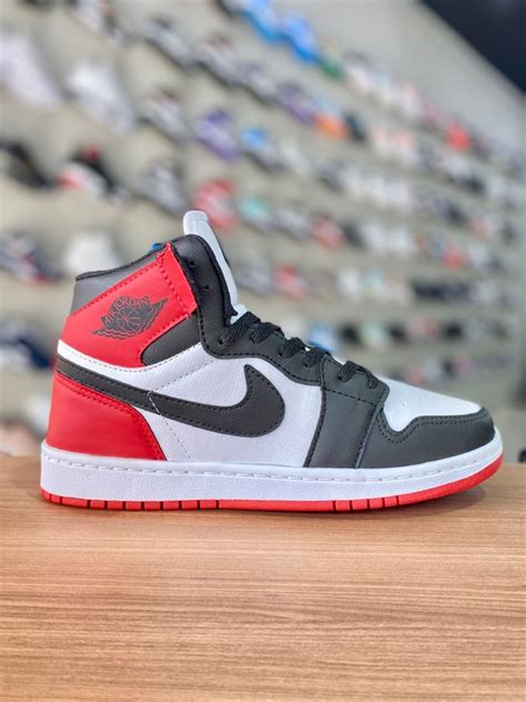 Tênis Air Jordan 1 Branco e Vermelho a Ponta Preta Número 43