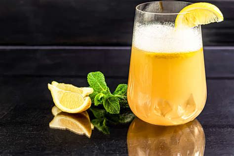 20 Big Batch Cocktails That Are Perfect For Small Gatherings