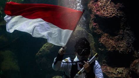 Gladi Bersih Pengibaran Bendera Di Sea World Ancol Foto Tempo Co