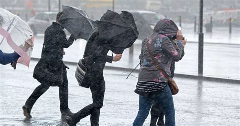 Met Office Issues New Weather Warning As Mph Winds Expected Across