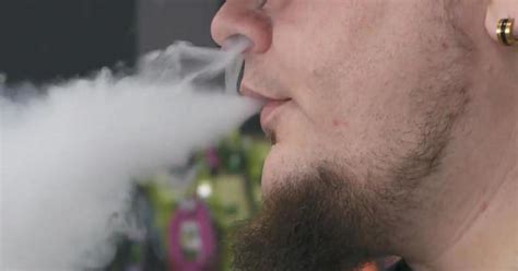 Milwaukee Urges Residents To Stop Vaping Cbs News