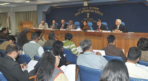 File:The Chairman, Economic Advisory Council to PM, Dr. C. Rangarajan addressing a Press ...