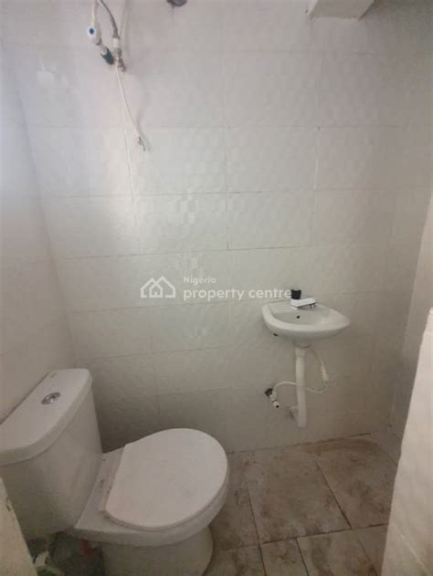 For Rent Luxuriously Built Miniflat Toilets Car Park Yaba Lagos