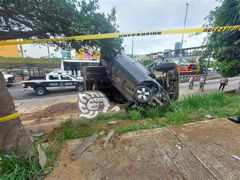 Cami N Choca Contra Autom Vil Frente A La Sev En Xalapa Hay Heridos