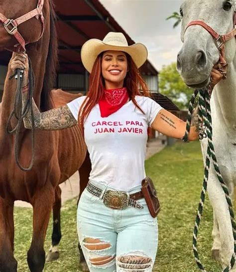 Muere Elena Larrea influencer y defensora de animales a los 30 años