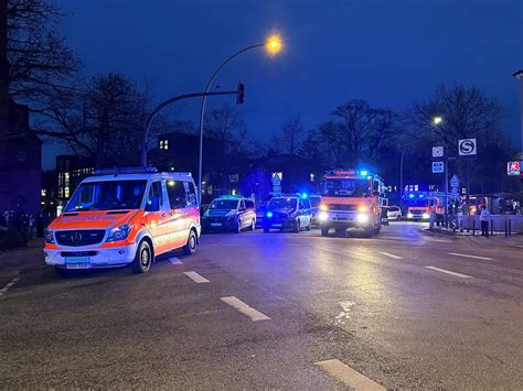 Hamburg Mann In Tunnelröhre Vom Zug Erfasst Und Stirbt Moinde