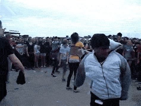 mosh-pit-gif | Tumblr