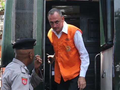 Michael David Sode In Bali Court Over Urinating Dogs Daily Telegraph