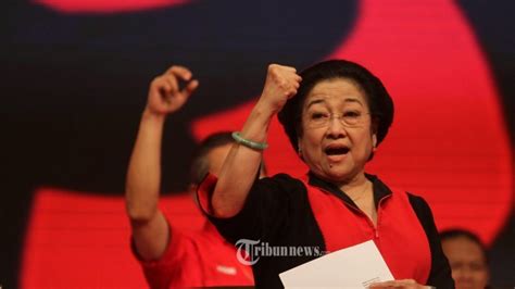 Megawati Biografi Sketsa