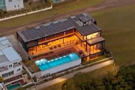 Neymar compra mansão de 1 880 m² orçada em R 20 milhões veja fotos