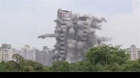 Noida Twin Tower Demolition Moment When Supertech Twin Towers Fell