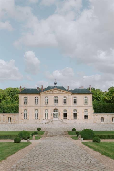 A Guide To Wedding In Chateau De Villette Near Paris