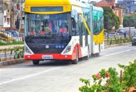 Pourquoi Adopter le BRT à Dakar une Révolution dans la Mobilité