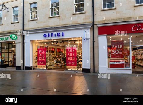 Uk Shoe Shop Sale Window Hi Res Stock Photography And Images Alamy