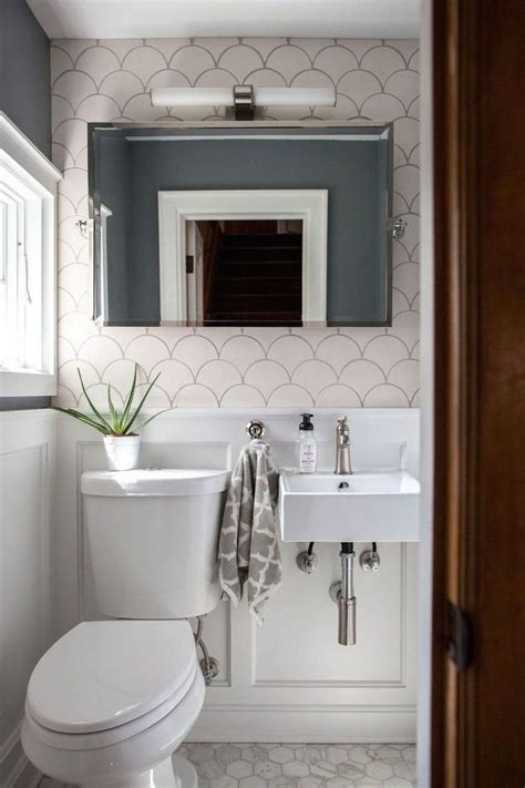 20 Lovely Half Bathroom Trends 1000 In 2020 Powder Room Small