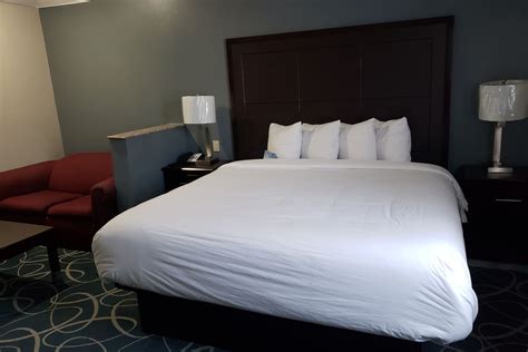 Days Inn & Suites by Wyndham Cleburne TX | Cleburne, TX Hotels