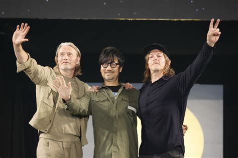 マッツ・ミケルセン×ノーマン・リーダス×小島秀夫氏『death Stranding』3ショットが実現｜愛媛新聞online