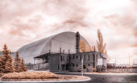 I took a trip to Chernobyl's exclusion zone and photographed it in infrared