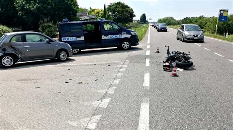 Brutto Incidente Sulla Statale 16 Salvo Per Miracolo Il Motociclista