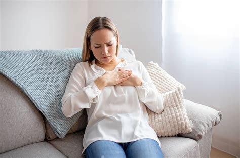 Douleur thoracique bien réagir en cas de gêne au niveau de la poitrine