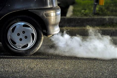 Kenapa Knalpot Mobil Keluar Asap Putih Ketahui Penyebabnya