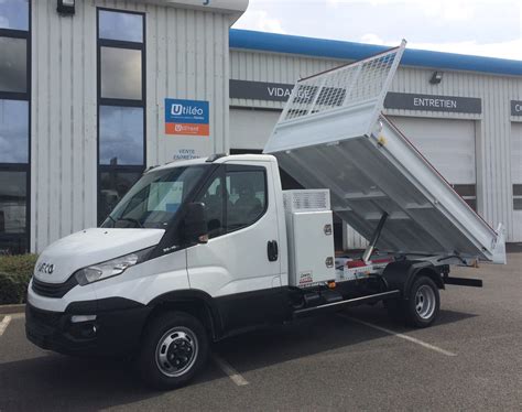 Location Iveco Daily Ccb C Empattement Benne Coffre Lld