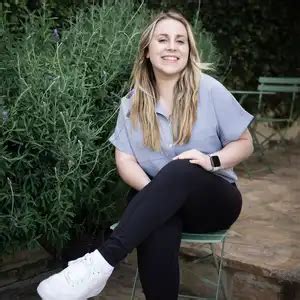 Natalie Mark provides in-person and online therapy