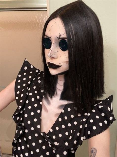 Pin By Jayline Davila On Makeup Art Creepy Halloween Costumes Horror