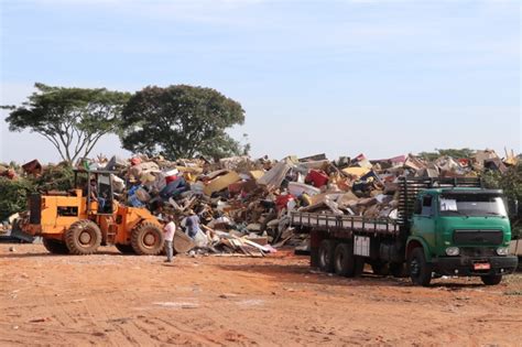 Mutir O De Limpeza Recolheu Toneladas De Lixo Em Toda A Cidade