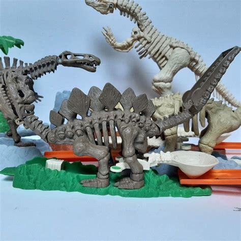 Hot Wheels Trick Tracks Dino