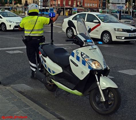 Agentes De Movilidad Madrid Piaggio X Evo Perteneci Flickr