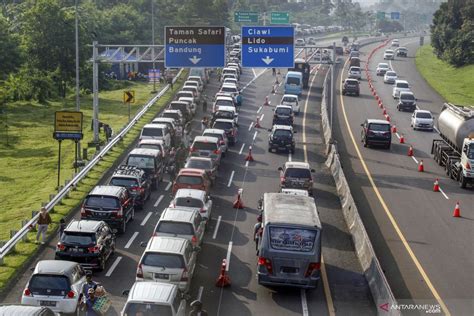 Kemacetan Jalur Puncak Bogor ANTARA News