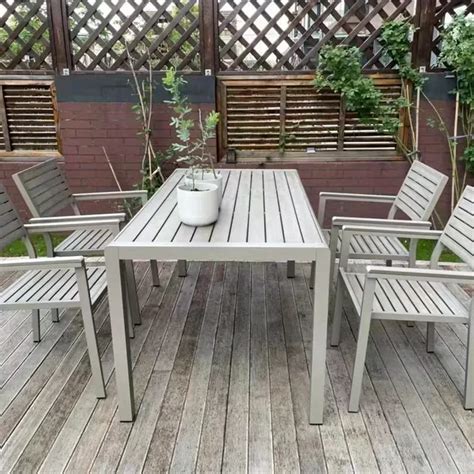 Juego De Mesa Y Sillas De Madera De Comedor Con Marco De Aluminio