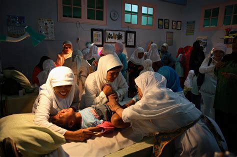 The Tradition Of Female Circumcision In Indonesia Visa Pour L’image