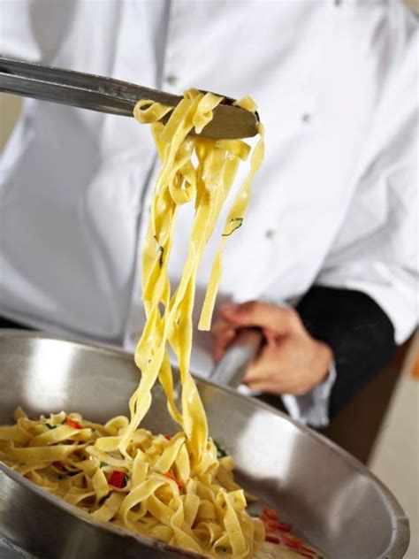 How Long Can Pasta Sit Out? | Sarah Scoop