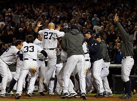 Yankees Win on Ibanez 12th Inning Walk-off Home Run