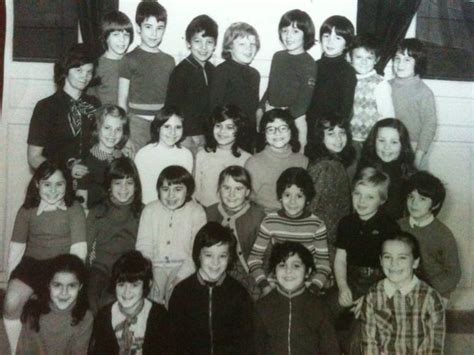 Photo De Classe Ce1 De 1972 Ecole Primaire Rue De La Plaine Copains