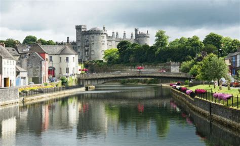 18 Beautiful Ireland Towns and Irish Villages - Travis Neighbor Ward