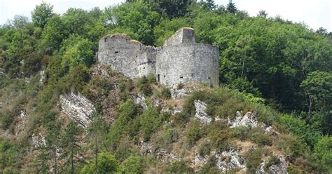 The ruins of the Crèvecoeur castle in Dinant