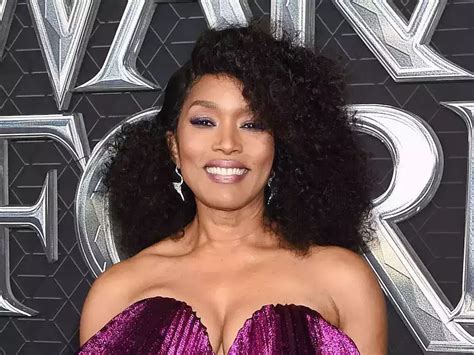 Angela Bassett Says She Found Out About Queen Ramondas Death While Reading Black Panther 2