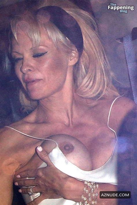 Pamela Anderson S Nude Boob Flash AZNude