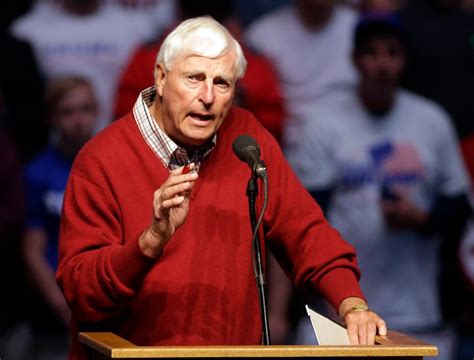 Hall of Fame college basketball coach Bob Knight dead at 83